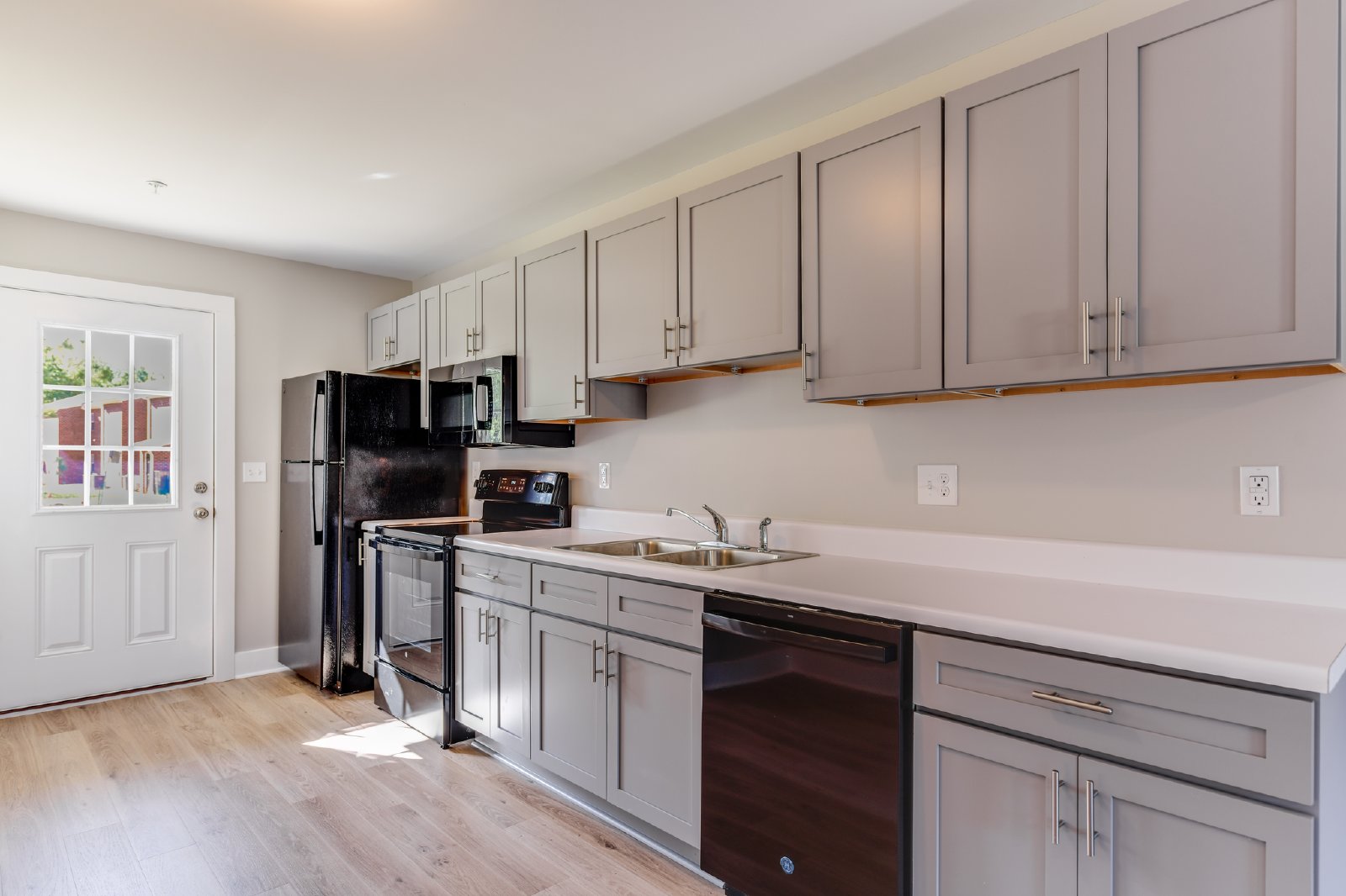 Brand New Apartments!! property image