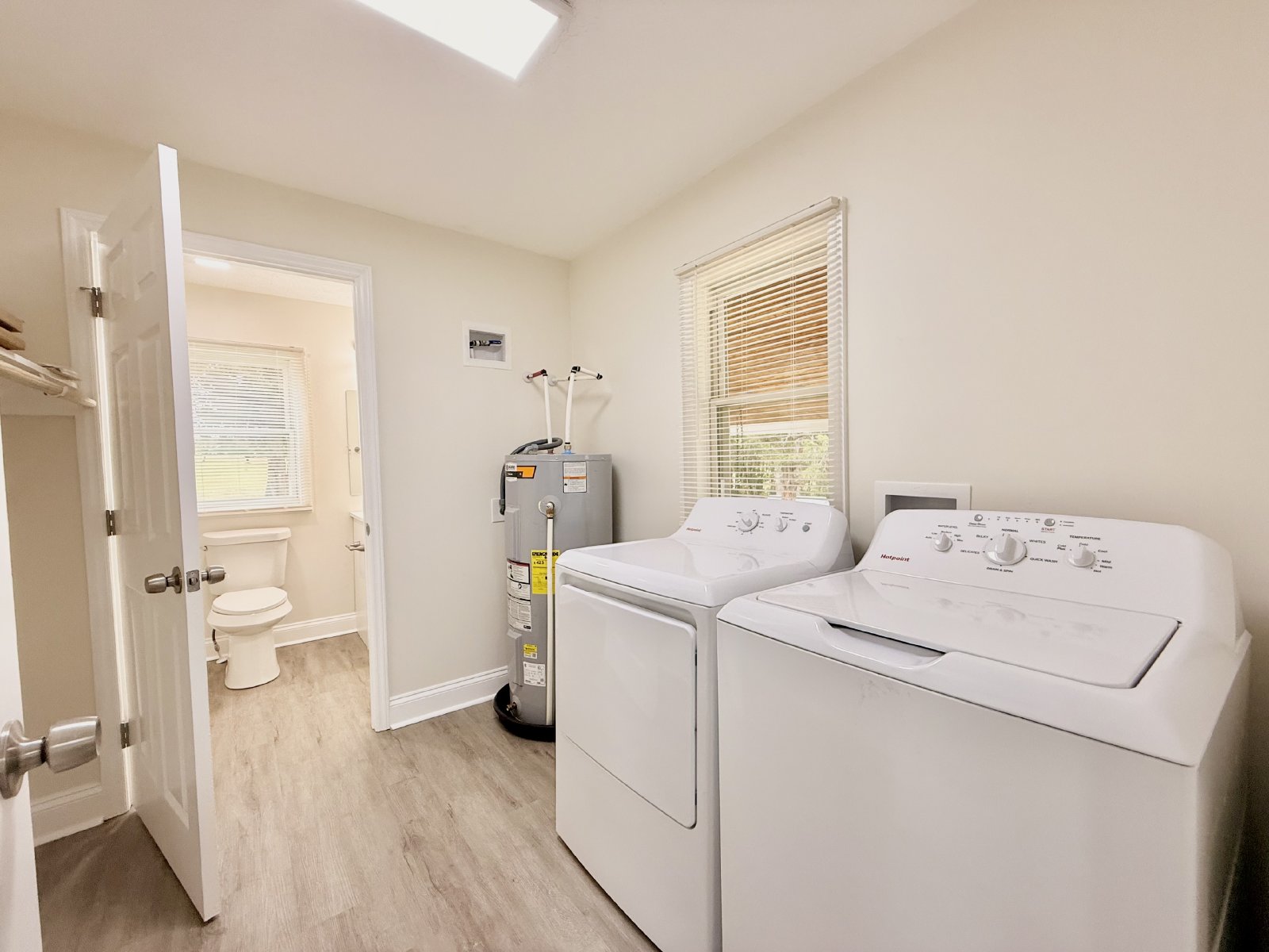 Renovated 1 Bedroom/1 Bathroom Home with Covered Back Porch property image