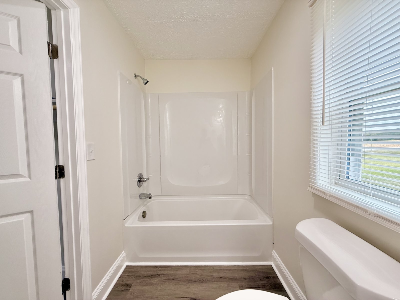 Renovated 1 Bedroom/1 Bathroom Home with Covered Back Porch property image