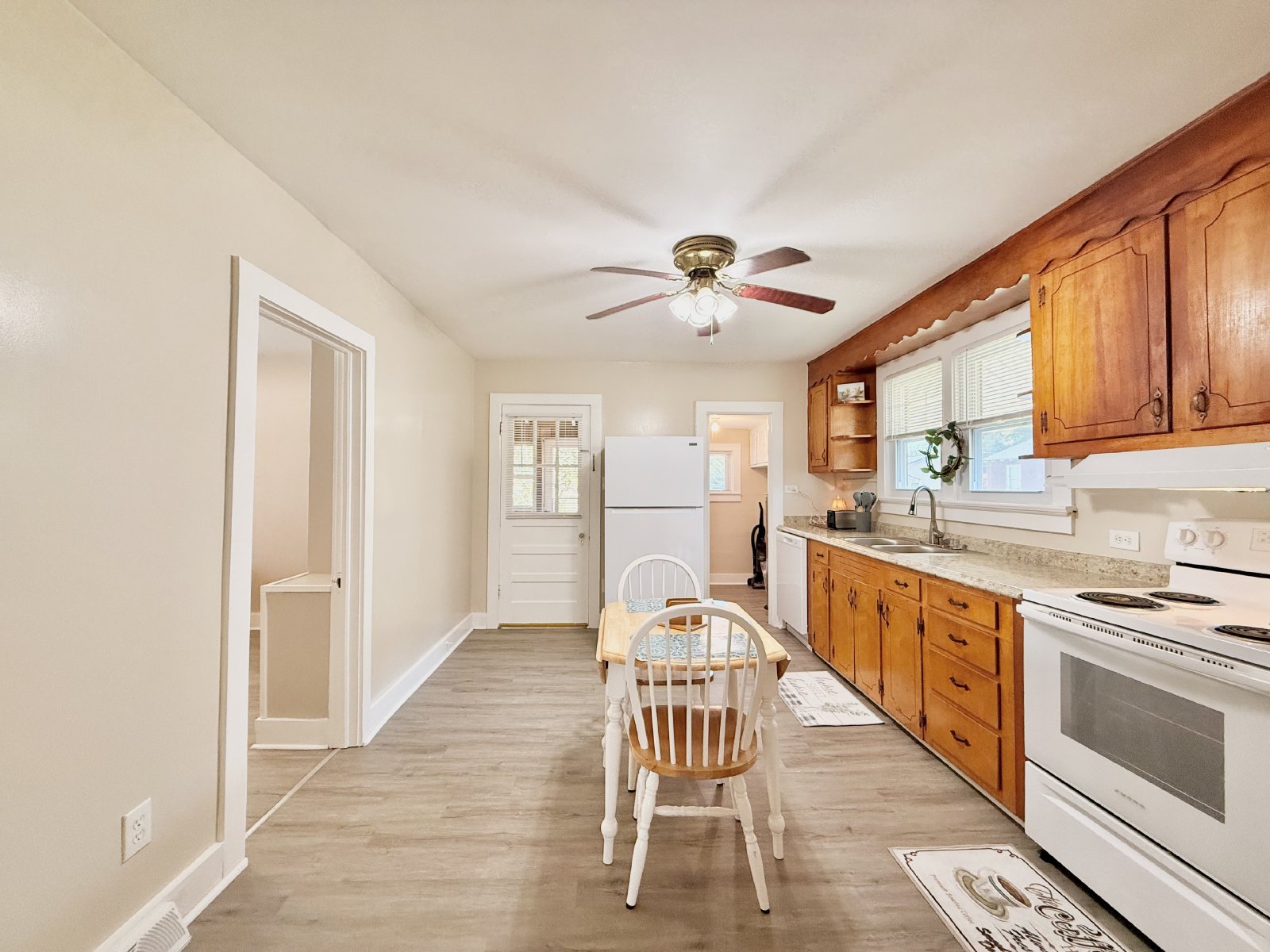 Fully Furnished & Utilities Included -SHORT TERM LEASES AVAILABLE with a premium. property image