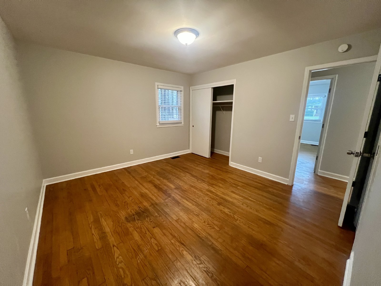 Lovely 3 Bedroom / 2 Bathroom Renovated Ranch Home for Rent property image