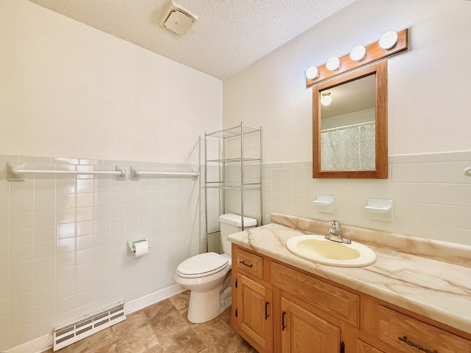 Charming 3 Bedroom Home for Rent! property image