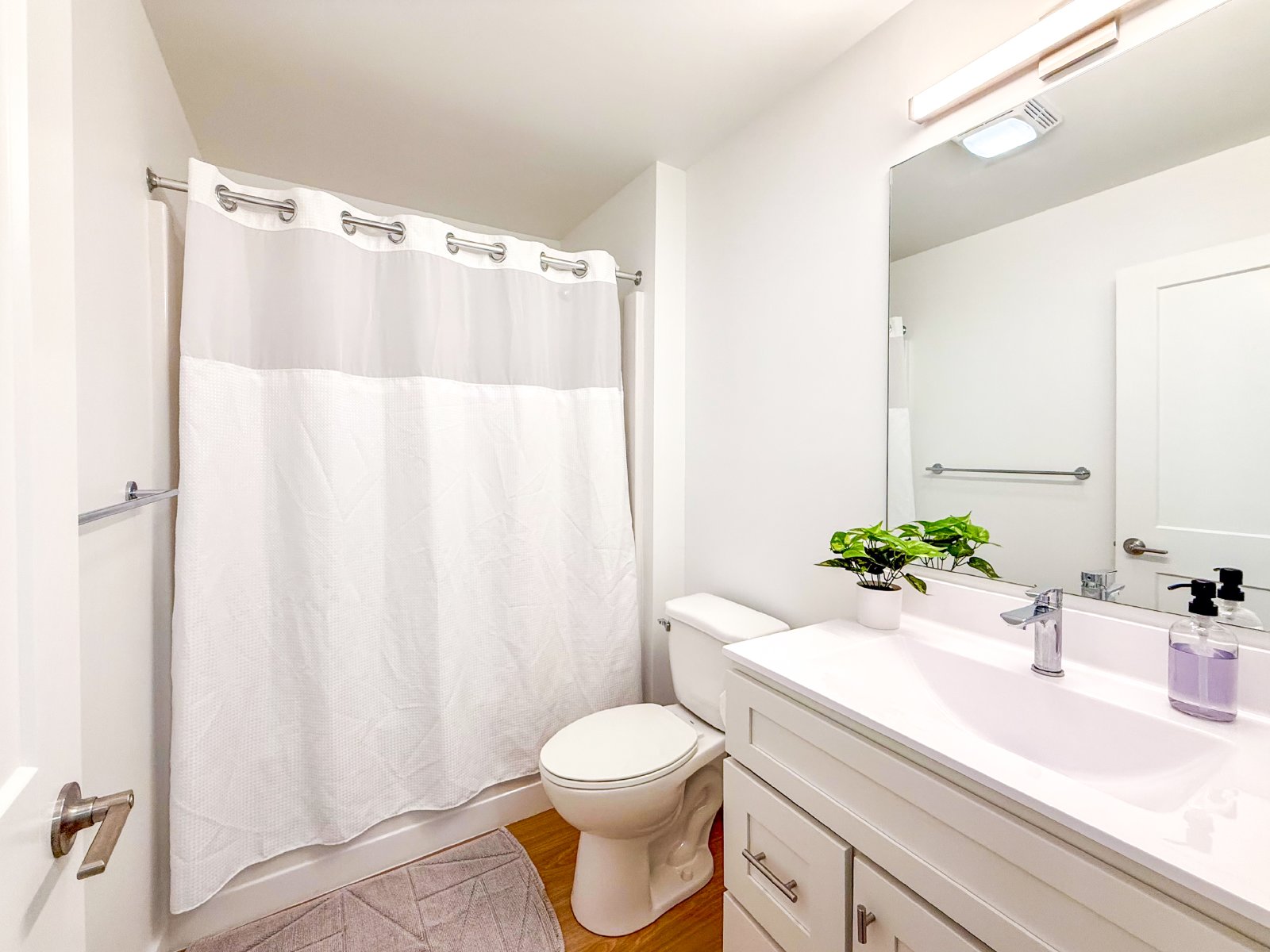 **MOVE IN SPECIAL!!!! First month's rent is FREE when signing a 12 month lease! property image