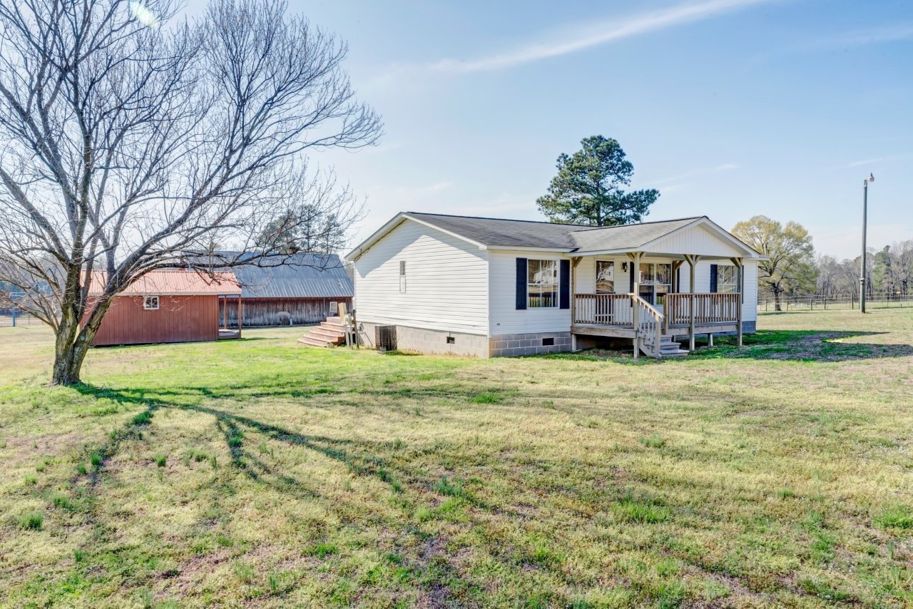 3 Bedroom/2 Bathroom Equine Farm Home property image