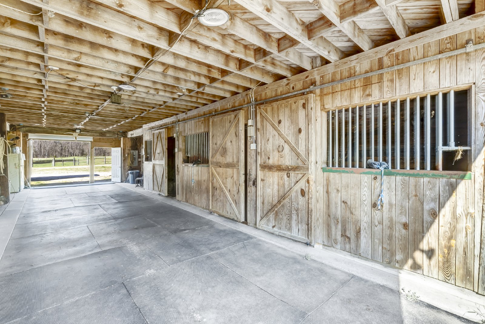 3 Bedroom/2 Bathroom Equine Farm Home property image