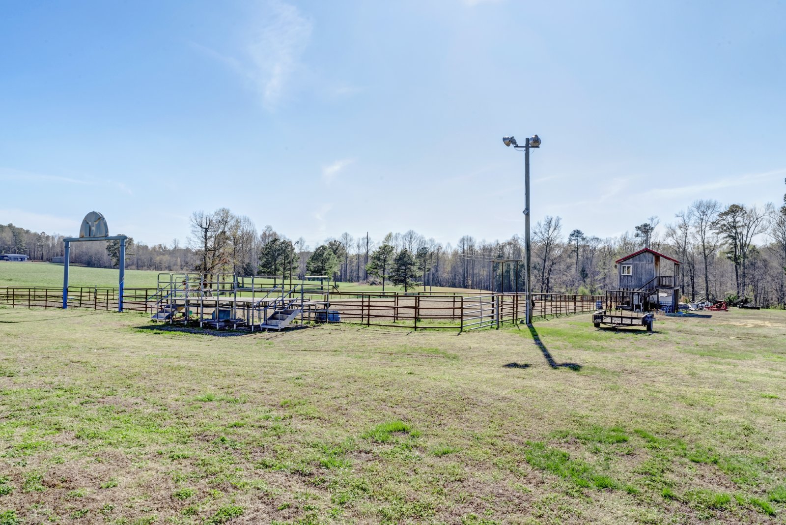3 Bedroom/2 Bathroom Equine Farm Home property image
