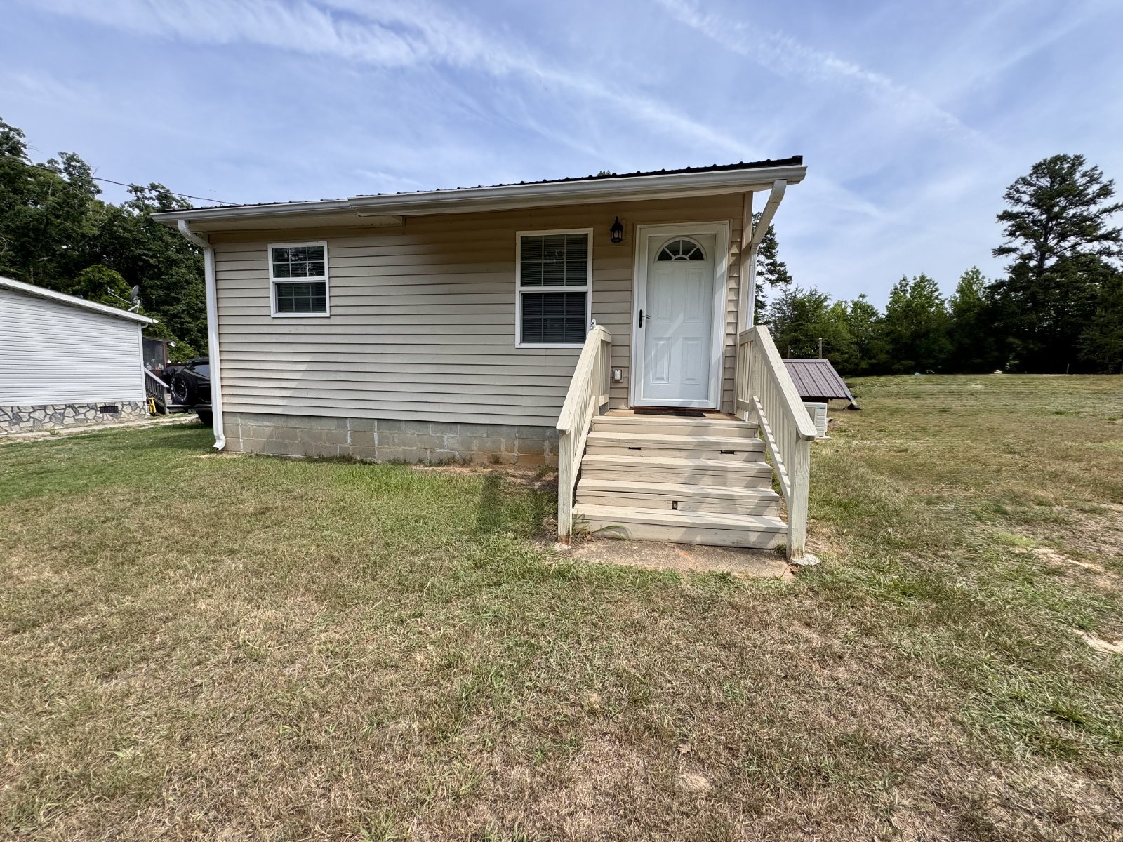 Because location really is everything! WATER & LAWN MAINTENANCE INCLUDED property image