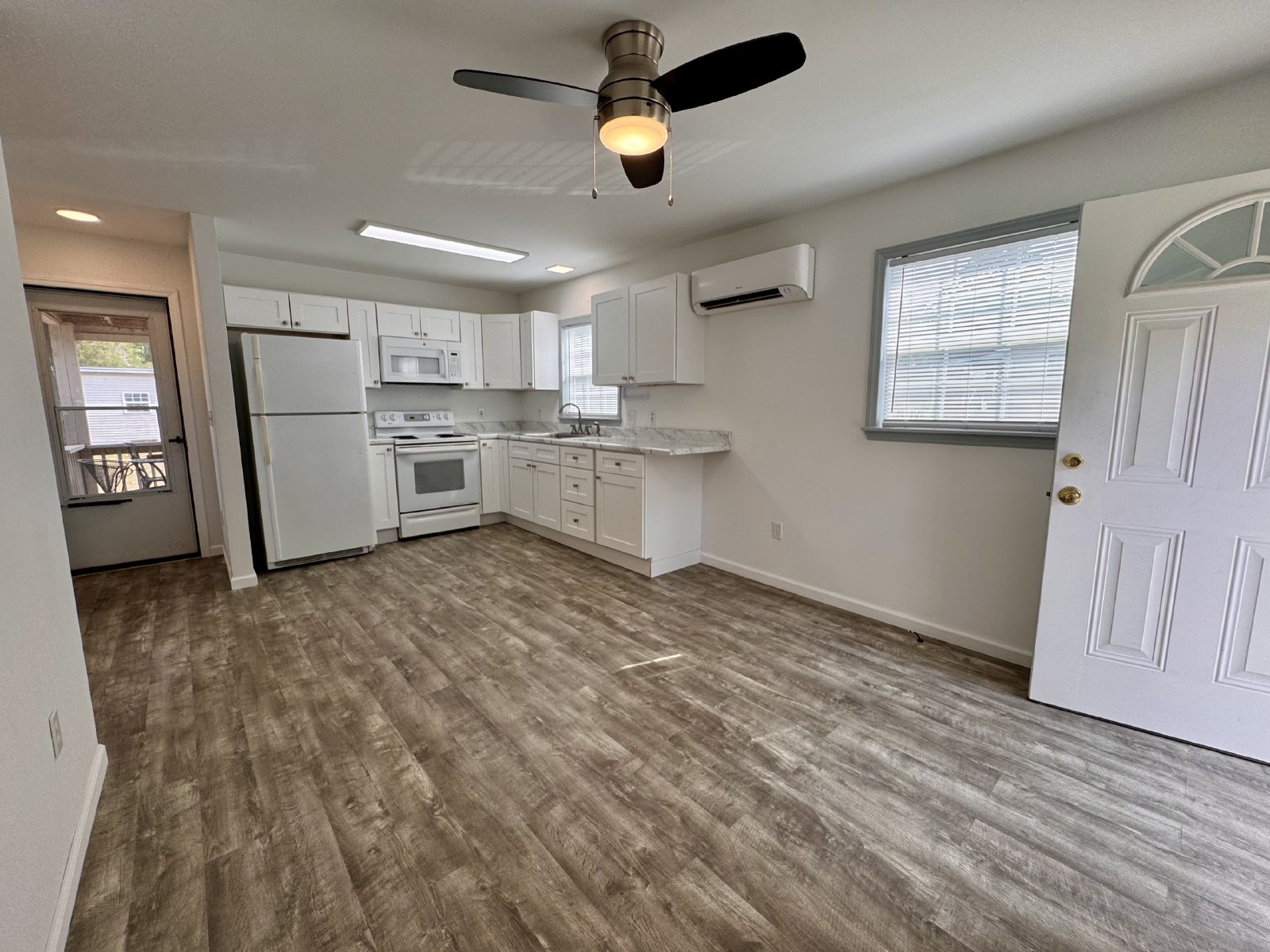 Because location really is everything! WATER & LAWN MAINTENANCE INCLUDED property image