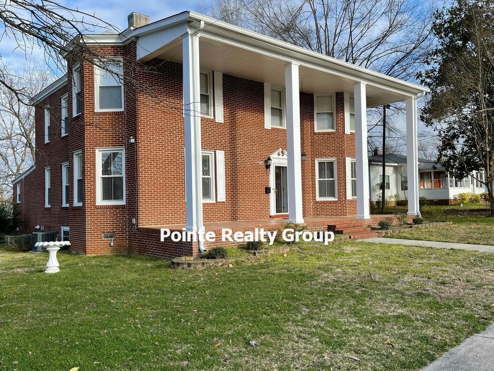 Huge Vintage Home in South Hill property image