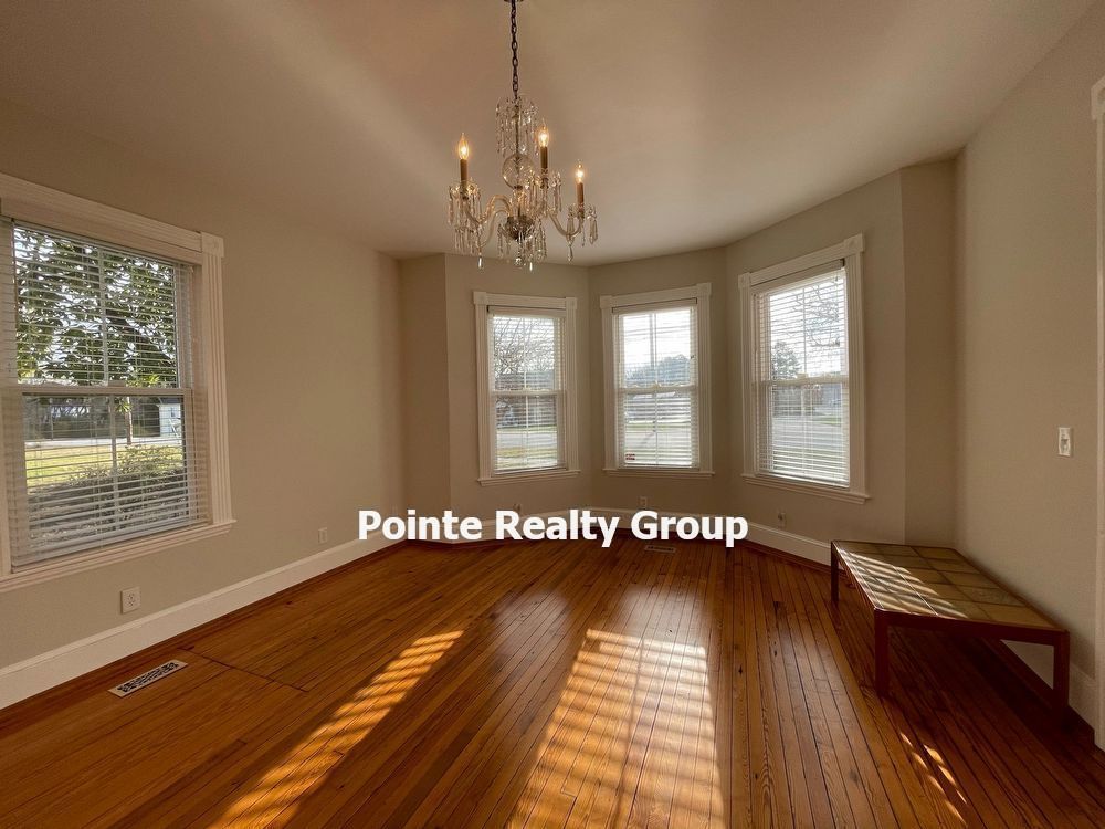 Huge Vintage Home in South Hill property image