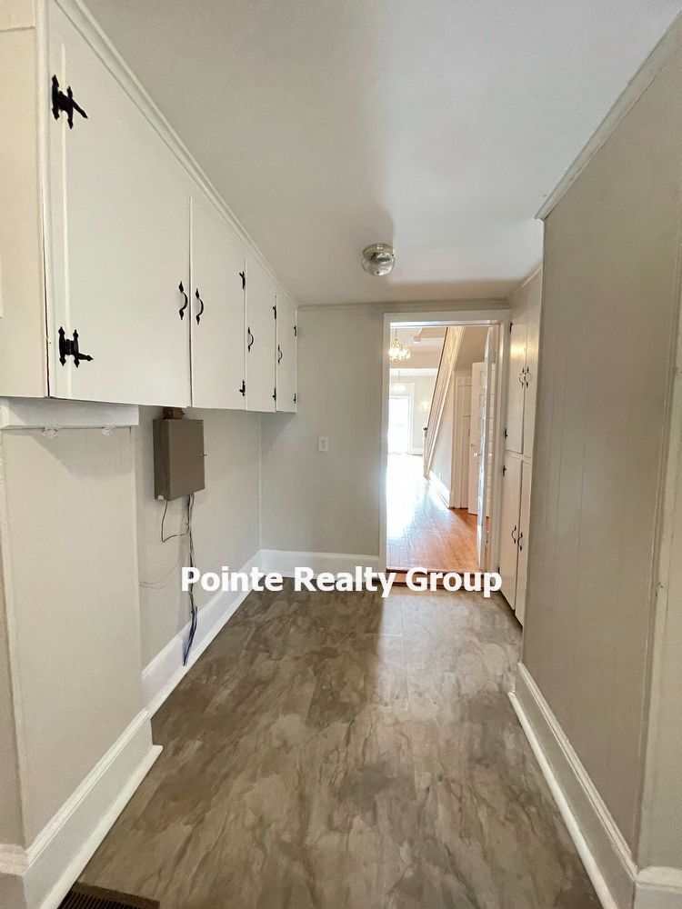 Huge Vintage Home in South Hill property image