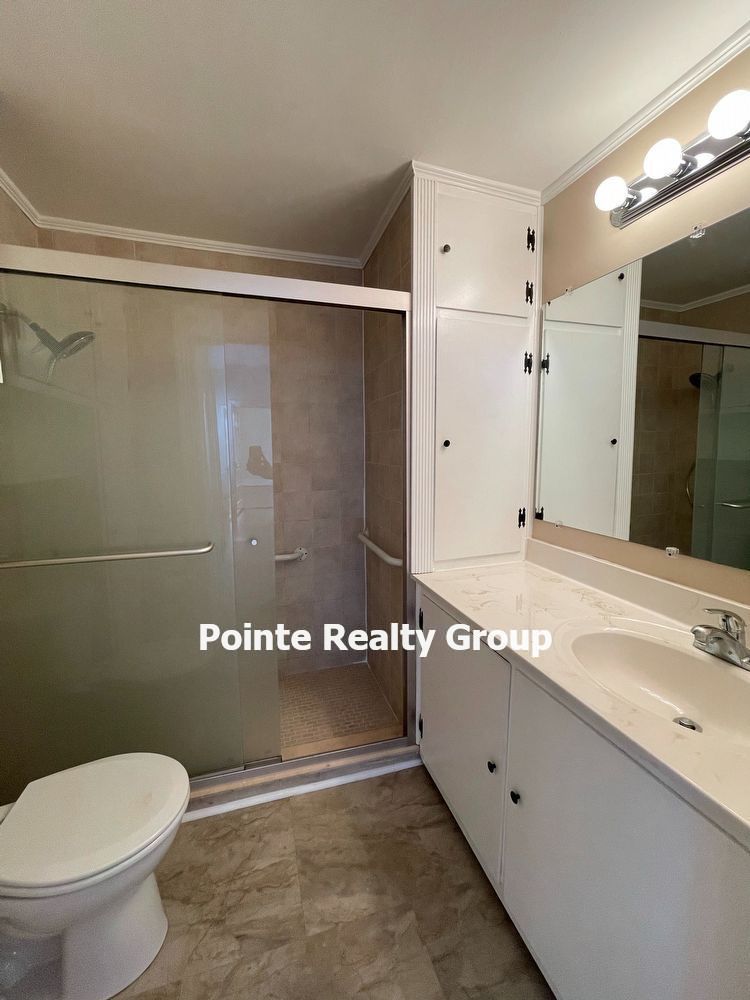 Huge Vintage Home in South Hill property image