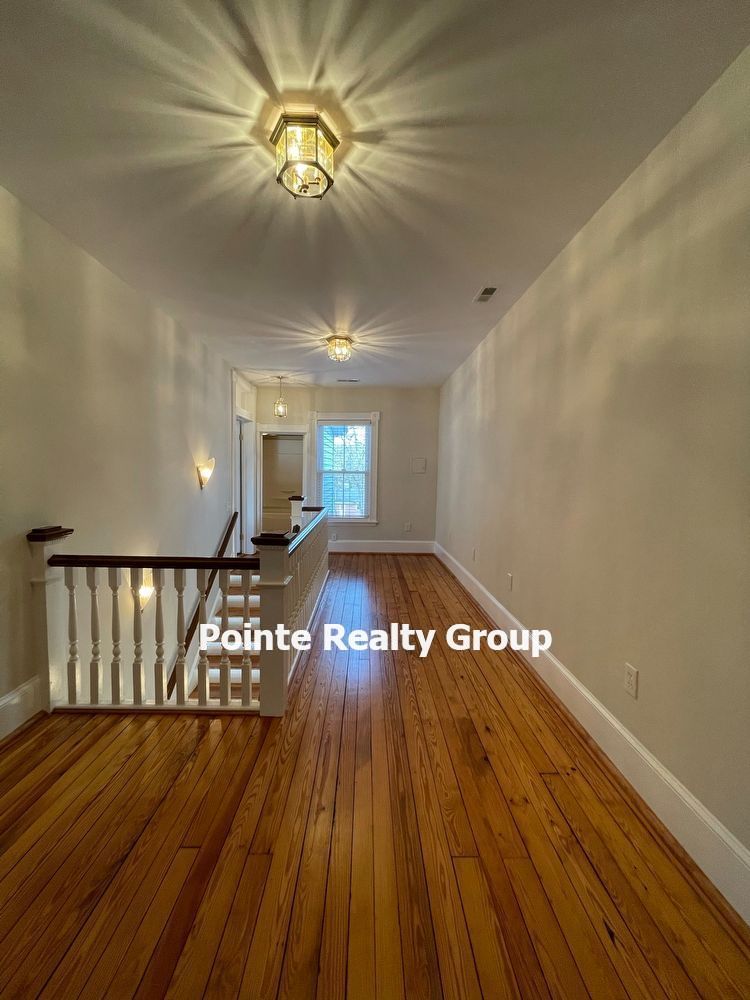 Huge Vintage Home in South Hill property image