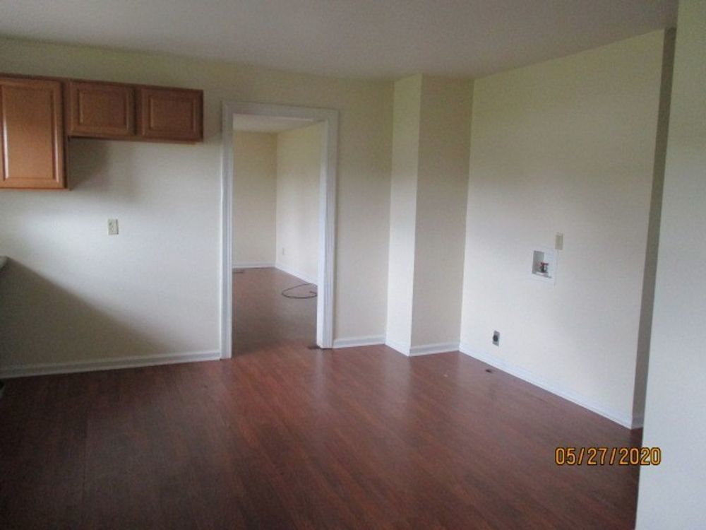 Country home that offers 3 bedrooms/1 bathroom property image