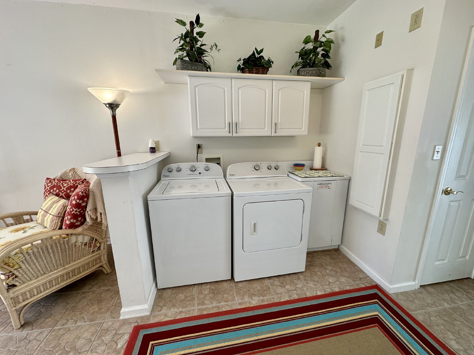 Lovely 3 bedroom/2 bathroom fully furnished home located in Tanglewood Subdivision property image