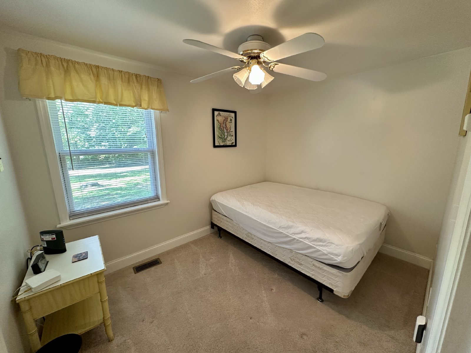 Lovely 3 bedroom/2 bathroom fully furnished home located in Tanglewood Subdivision property image