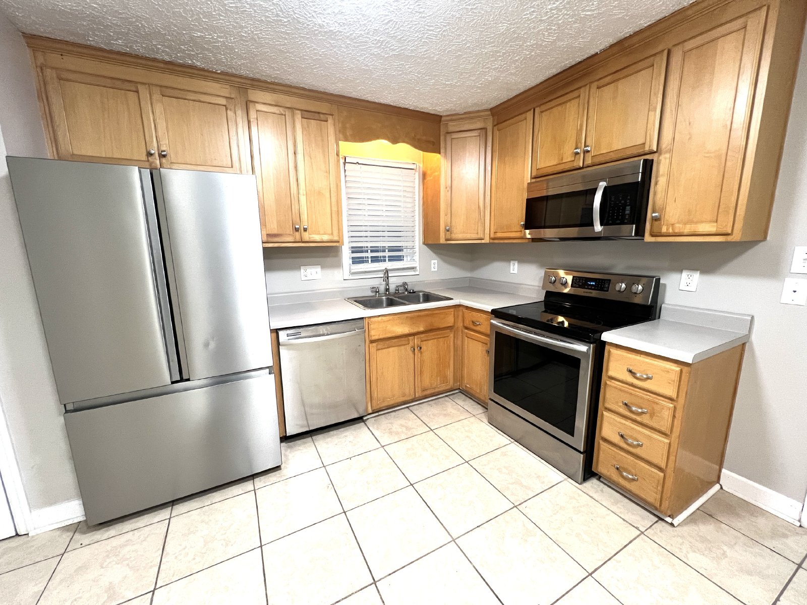 Everything You've Been Dreaming of is Here! Lease Today!! property image